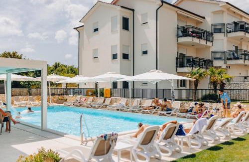 Silo Apartment | Relaxing Oceanfront Šilo Appartement Resort with Pool & Dining