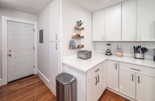 Newton Corner Apartment | Cool 4BR Condo, Close 2 City, NEWLY RENOVATED