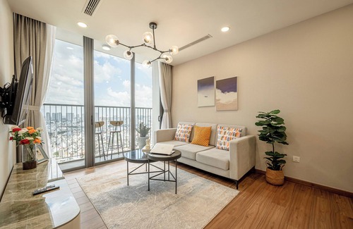 Tan Thuan Tay Apartment | Modern 3Br Apartment with Pool, Gym & Scenic Views