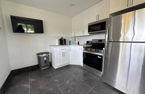 Clewiston Apartment | Cool apartment with AC in charming Clewiston