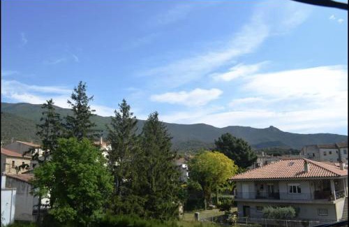 Macanet de Cabrenys Apartment | Family-Friendly Cool Breeze Apartment with High Guest Ratings