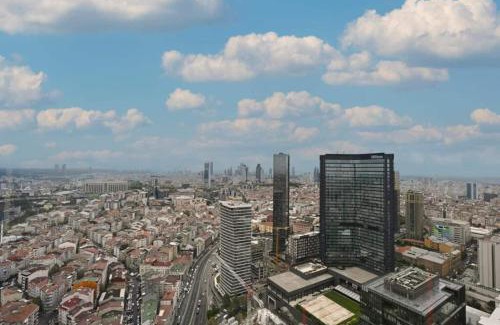 Bomonti Apartment | Bright Studio with Pool Views and Parking - Pet Friendly!