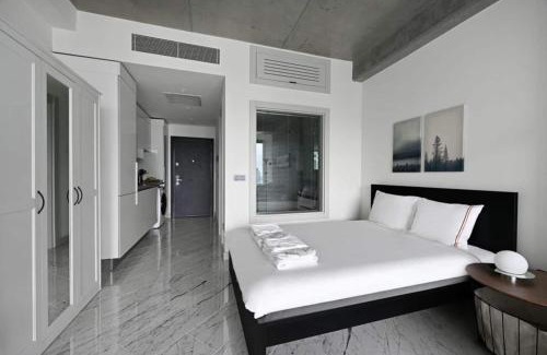 Bomonti Apartment | Bright Studio with Pool Views and Parking - Pet Friendly!