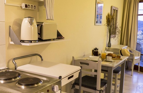 Karvelas Apartment | Relaxing Retreat with Pool, Breakfast & Kitchen Amenities