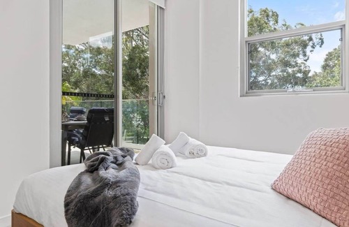 Gosford Apartment | Bright Coastal Retreat with Panoramic Water Views