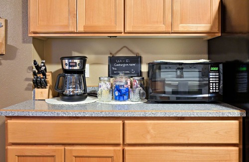 Prospect Cottage | Explore Cool Creek Cottage Near Crater Lake & Scenic Trails
