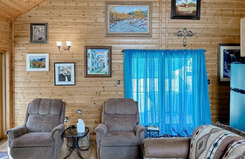 Miami Cabin | Escape to a Unique Treehouse by the Lake and Forest