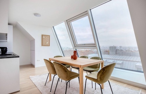 Margareten Apartment | Modern 2BR Maisonette with Elevator - Family & Pet Friendly