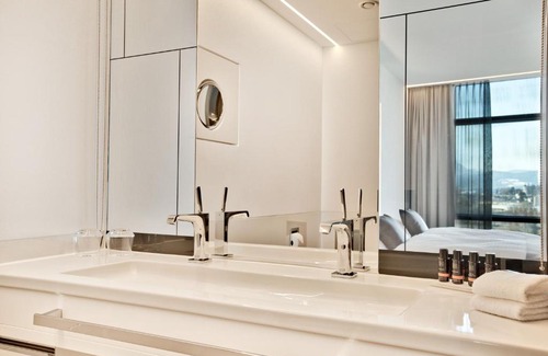 Laakirchen Hotel | Discover COOL MAMA Salzburg: Wheelchair Accessible Retreat