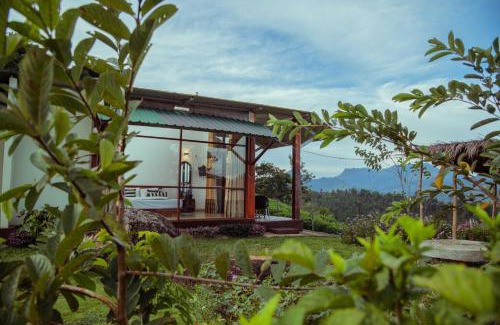 Ella House | Budget-Friendly Cool Mount Resort with Family Amenities