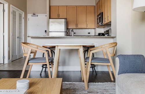 Mount Vernon Square Apartment | Cool Mount Vernon 1BR w/Gym & Rooftop Pool, nr Arena, by Blueground