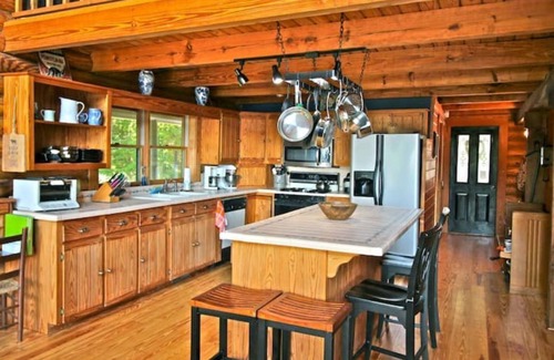 Rosman Cabin | Escape to the Mountains in a Scenic Log Home Retreat
