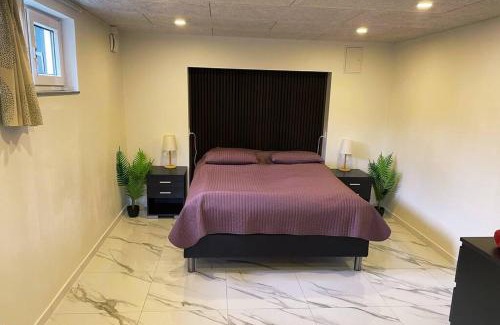 Løsning Apartment | Stylish Private Room - Guest Rated 9/10 for Comfort