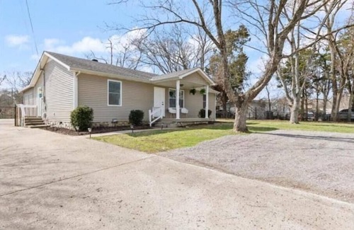 Smyrna House | Pet-Friendly Cool Ranch with Exceptional Guest Ratings