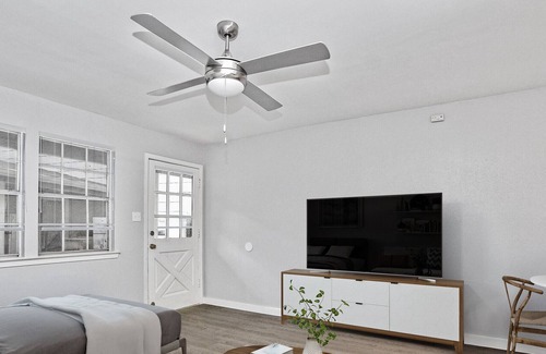 Allandale Apartment | Modern Studio Apartment with Kitchen & Child-Friendly Amenities