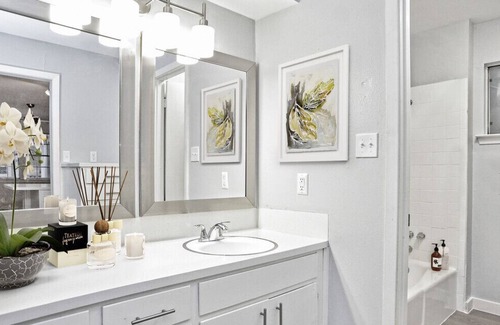 Allandale Apartment | Modern Studio Apartment with Kitchen & Child-Friendly Amenities