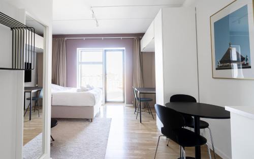 Sydhavnen Apartment | Trendy Studio Retreat in South Harbour for Families