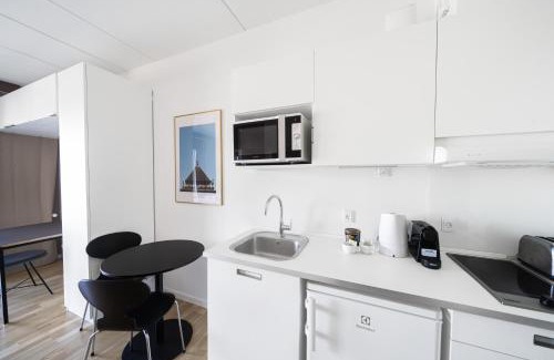 Sydhavnen Apartment | Trendy Studio Retreat in South Harbour for Families