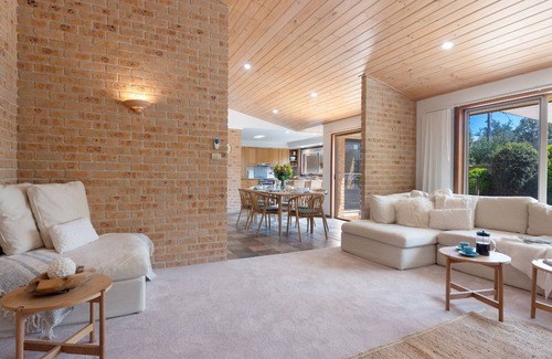 Culburra Beach House | Unwind at Seaside: Exclusive Stay with Private Pool