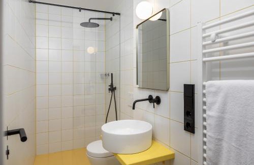 Weissensee Apartment | COOLEST Apartment in Berlin, easy Check-in, big & cozy, near city center - especially for groups!