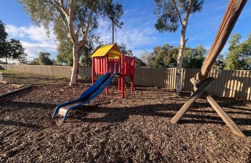 Coolgardie Hotel | Coolgardie Caravan Park