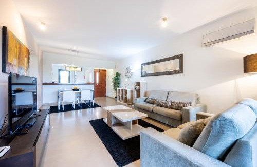 Praia da Luz Apartment | Elegant 2-Bed Flat in Luz with Private Pool & Spa Facilities