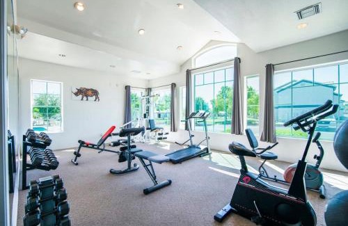 Coolidge Apartment | Modern Studio at Coolidge with Pool & Family Amenities