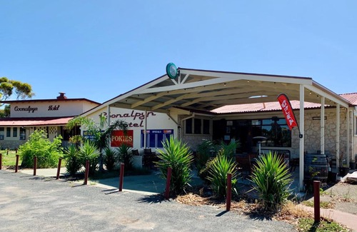 Coneybeer Hotel | Family-Friendly Coonalpyn Hotel with Breakfast & Accessibility