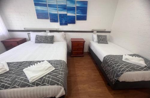 Coonamble Hotel | Cozy Coonamble Motel: Pet-Friendly Stay with Kitchenette