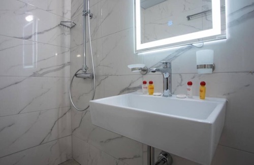 Kiten Hotel | Budget-Friendly COOP Kiten with Pool and Restaurant Access