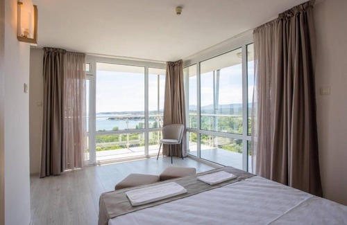 Kiten Hotel | Budget-Friendly COOP Kiten with Pool and Restaurant Access