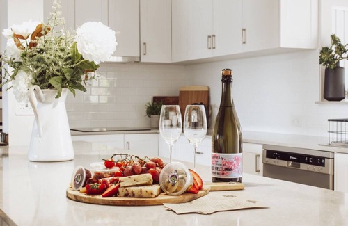 Cessnock House | Cooper Street: Convenient Location with Family-Friendly Amenities