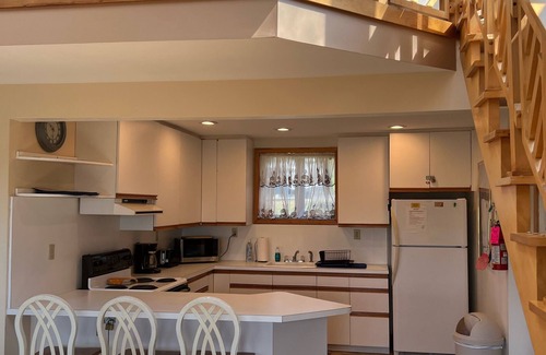 Fly Creek House | Cooperstown Mountain View Manor: Ideal for Families & Pets