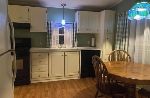 Cooperstown - Otsego Lake House | Relax at Cooperstown Shadow Brook Campground Cottage