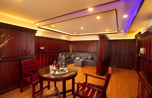 Polibetta Hotel | Inviting Coorg Cliffs Resort: Pool, Dining & Family Fun