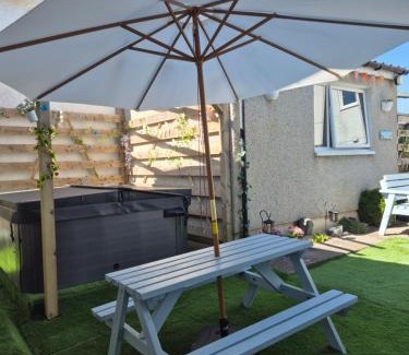Kilmun House | Relax at Coorie Braw Cottage with Oceanfront Views