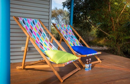Bonney Ski Chalet | Cozy Coorong Cabins with Ocean Views, Rated 9.7 by Guests