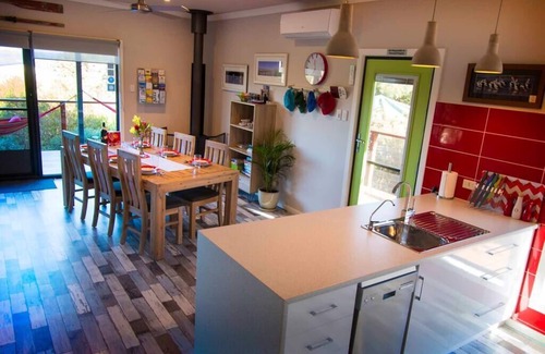 Bonney Cabin | Guest Rated 10/10: Coorong Cabins - Pelican Cabin Retreat