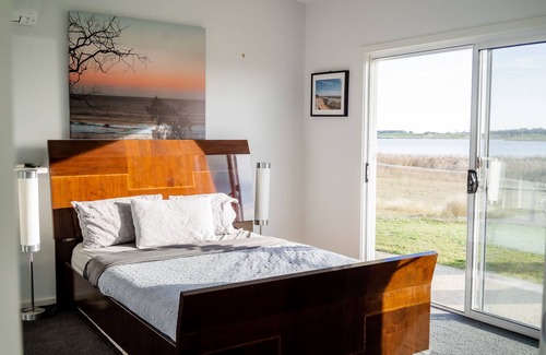 Bonney Other | Discover Coorong Island Retreat - Pet-Friendly Farm Stay