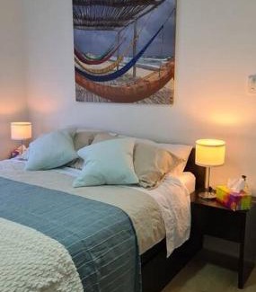 Bonney House | Oceanfront Coorong Lakeside Cottage with Amazing Reviews