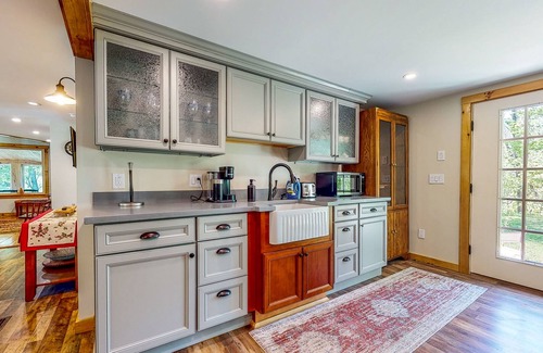 Roxbury House | Coos Canyon: Firepit, Swimming Hole & Pet-Friendly Retreat