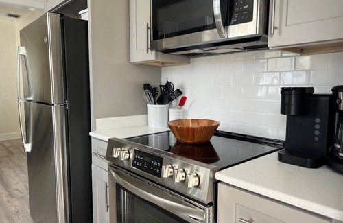 Clewiston House | Highly Rated Coot Bay Cottage with Kitchen at Lake Okeechobee