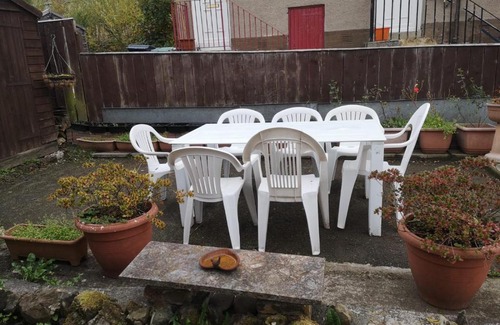 Motherwell House | Pet-Friendly Retreat Near Cop26: Ideal for Families