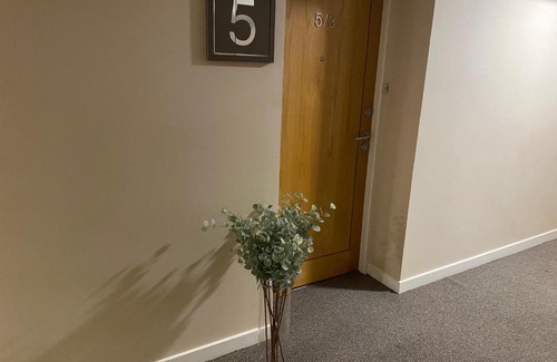 Glasgow Westend Apartment | Discover COP26 @ The Harbour: Family & Pet Friendly Stay