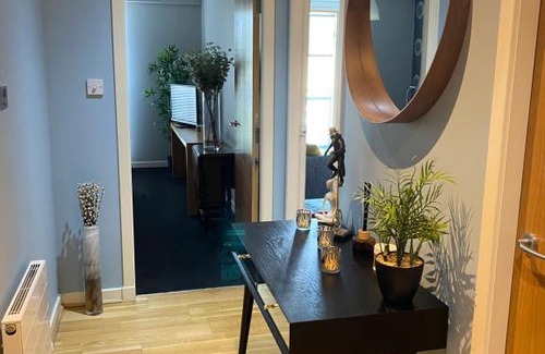 Glasgow Westend Apartment | Discover COP26 @ The Harbour: Family & Pet Friendly Stay