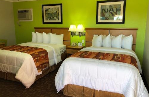 Kingman Hotel | Pet-Friendly Copa Motel with Pool & Kitchen Amenities