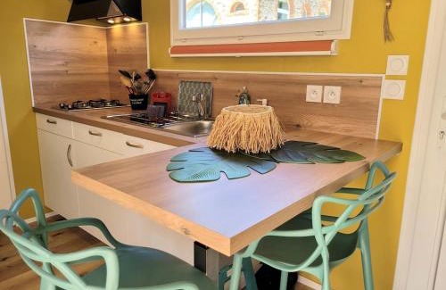 Saint-Aignan-Grandlieu House | Cozy Copacabana Tiny House with Terrace & Garden Retreat