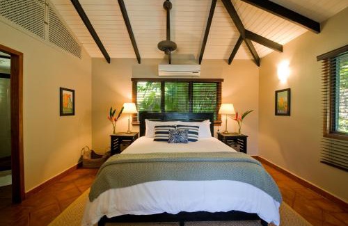 Punta Gorda Cabin | Discover Copal Tree Lodge: A 5-Star Oceanfront Retreat