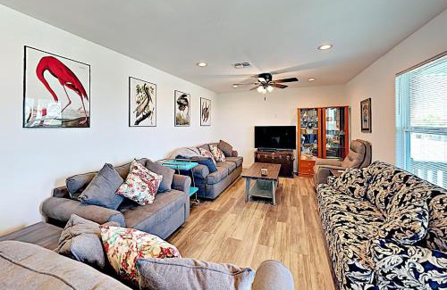 Rockport House | Discover Copano Ridge Dream: Family-Friendly Getaway