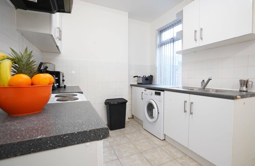 Birmingham House | Cozy Coplow House: 3 Bedrooms with Family-Friendly Amenities